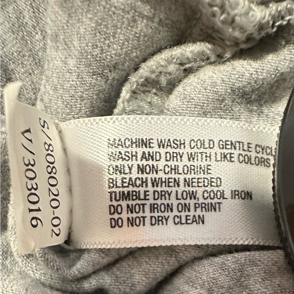 GAP PureBody V-Neck Maternity Top - Picture 2 of 6